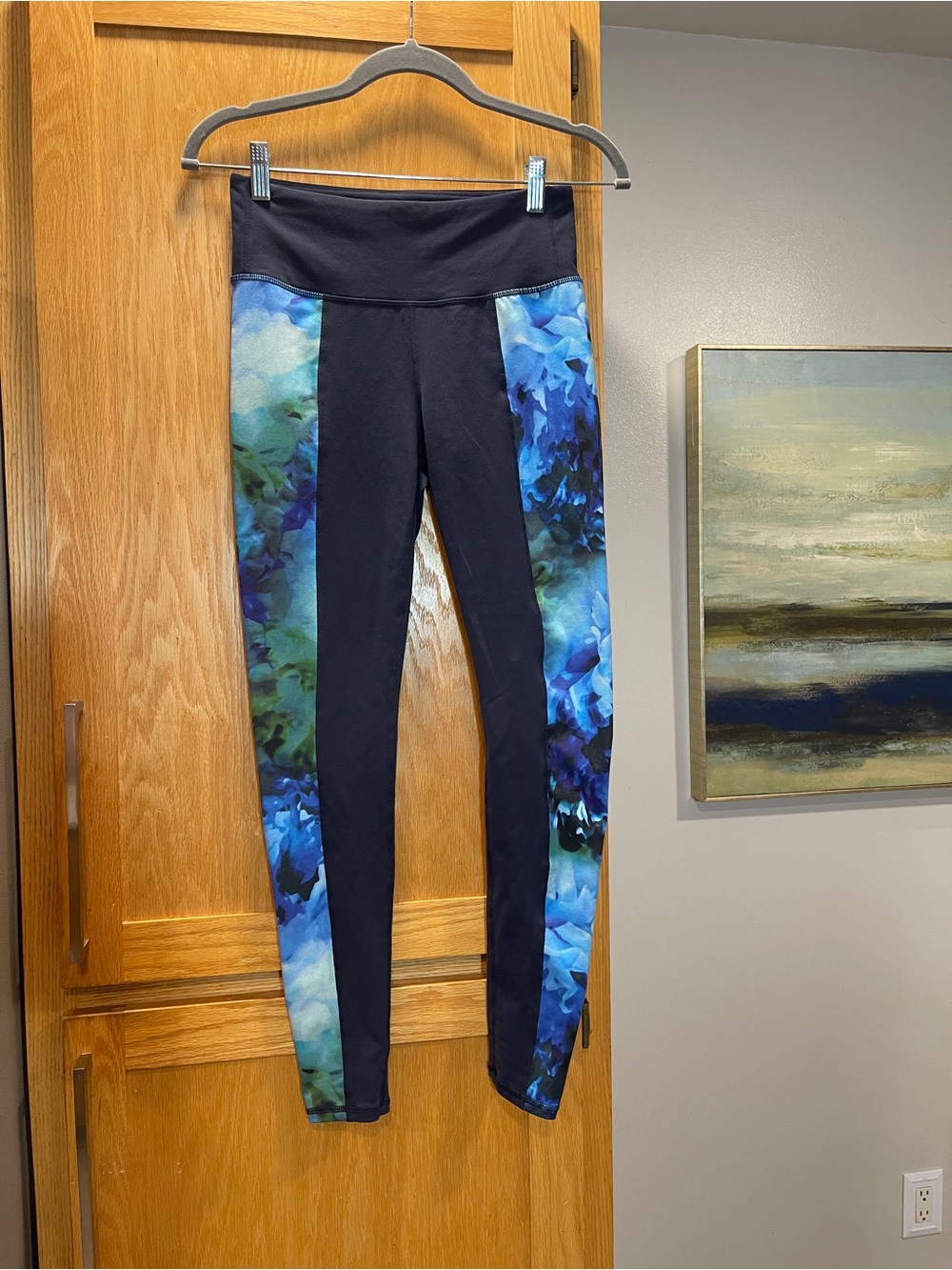Athleta Navy Mid-Rise Performance Leggings | Size Small | Blue Abstract Colorful